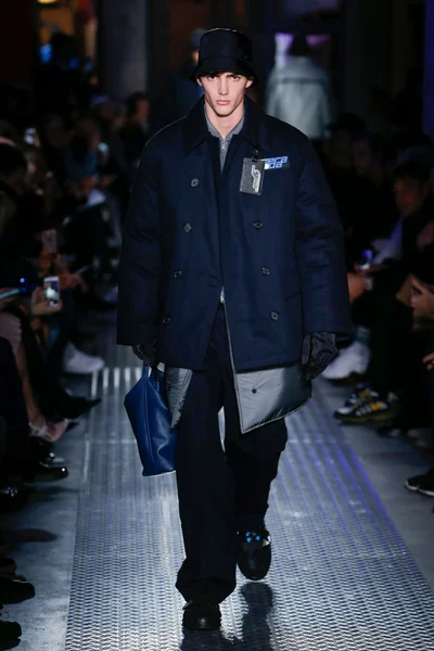 Look 12
